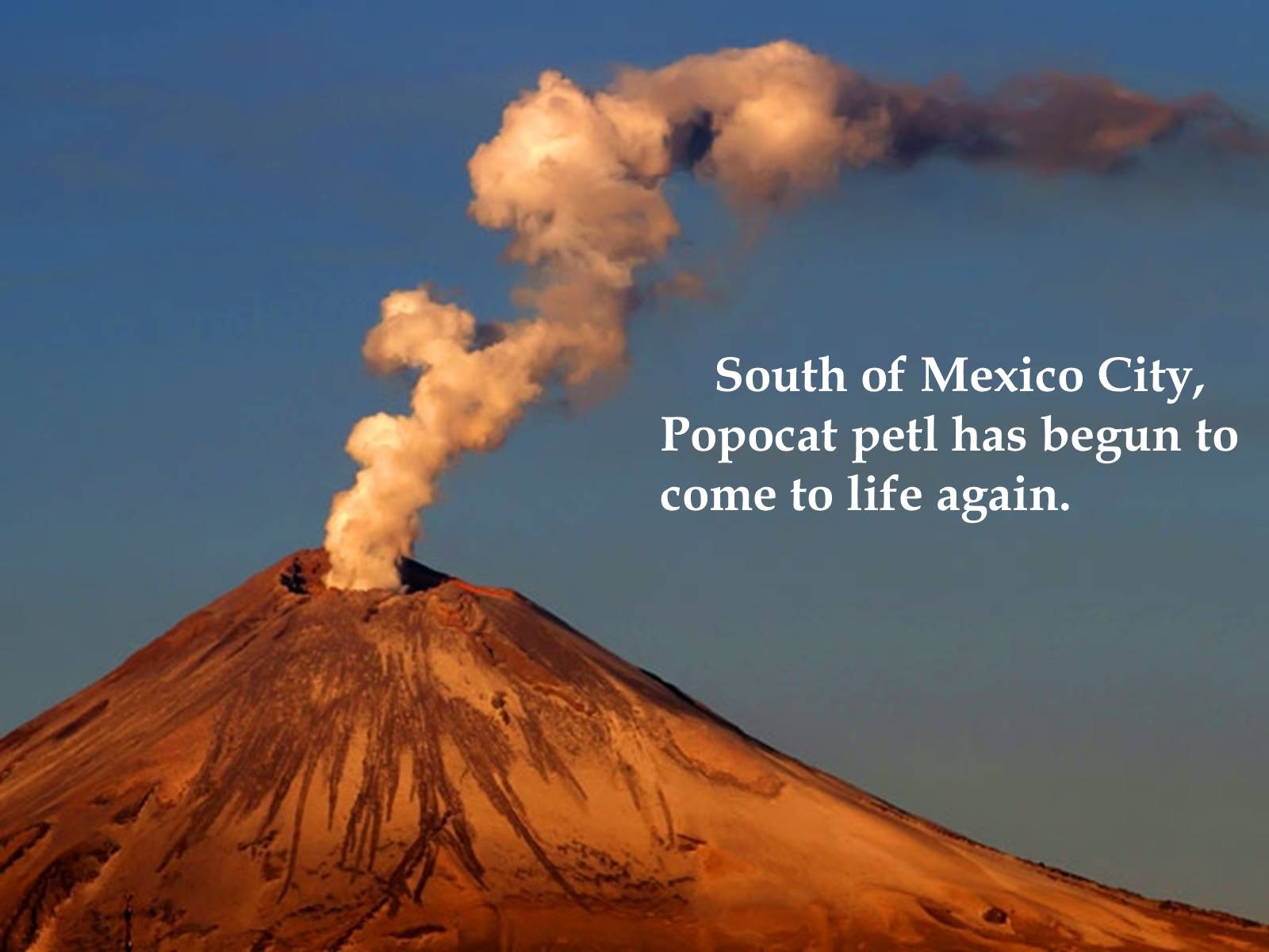 Какой самый крупный вулкан. Вулкан Колима Мексика. Попокатепетль извержение. Вулкан Попокатепетль. Проснувшийся в Мексике вулкан Попокатепетль.